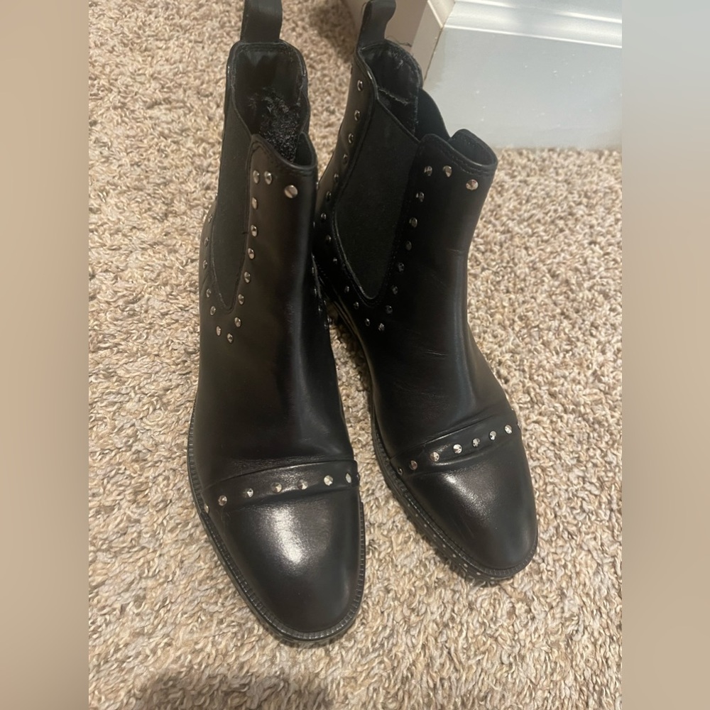 Chelsea boots